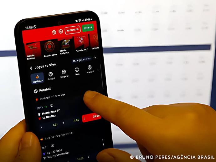Benefici&aacute;rios do Bolsa Fam&iacute;lia gastaram R$ 3 bi em bets em agosto