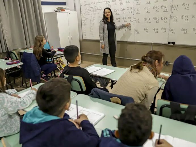 P&eacute;-de-Meia: pagamento a estudantes come&ccedil;a nesta segunda-feira