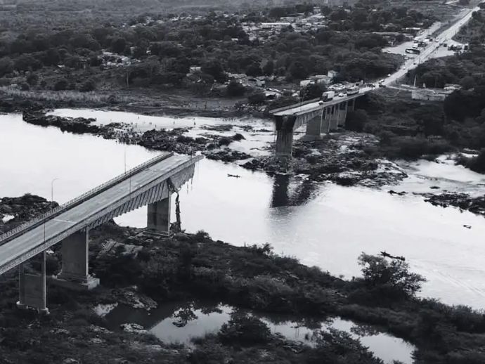 Sobe para 14 o n&uacute;mero de desaparecidos ap&oacute;s queda de ponte 