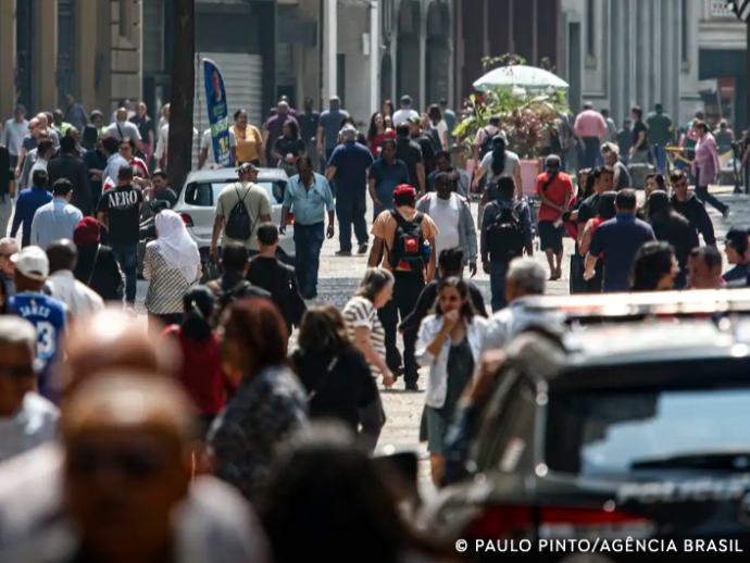 Desemprego em novembro chega a 6,1%, o menor desde 2012