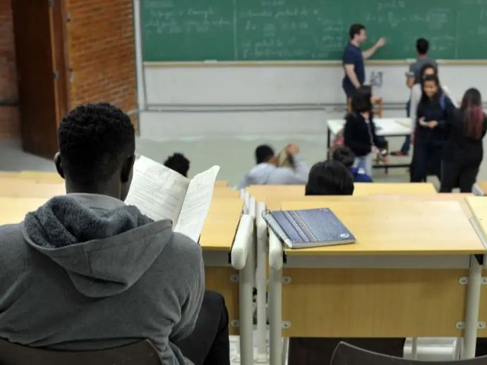 Terminam amanh&atilde; inscri&ccedil;&otilde;es para bolsas do Prouni