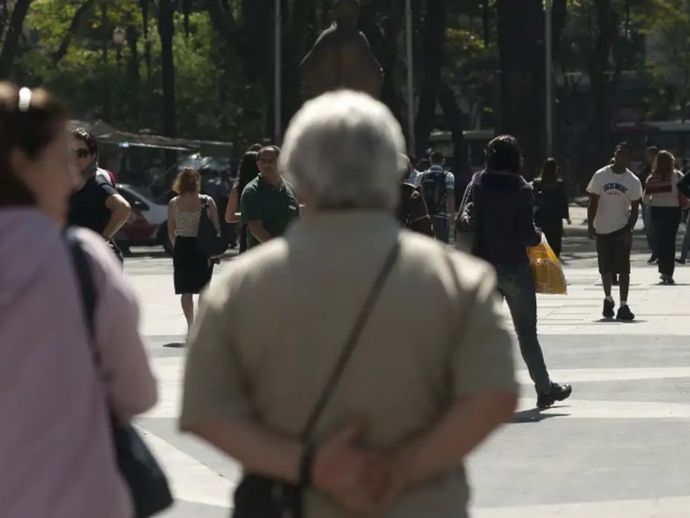 Letalidade por v&iacute;rus respirat&oacute;rio em idosos chega a 25% em dez anos