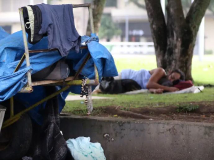 Mais de 335 mil pessoas vivem em situa&ccedil;&atilde;o de rua no Brasil