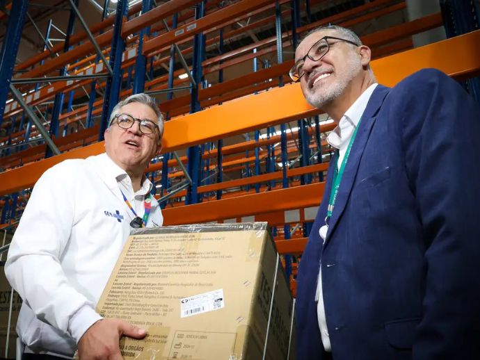 Minist&eacute;rio da Sa&uacute;de recebe 1,3 milh&atilde;o de vacinas contra a covid-19