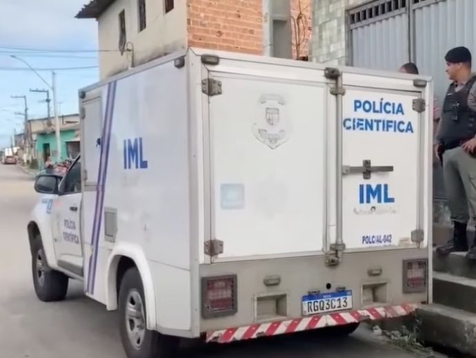 M&atilde;e e filha s&atilde;o assassinadas dentro de casa em Macei&oacute;