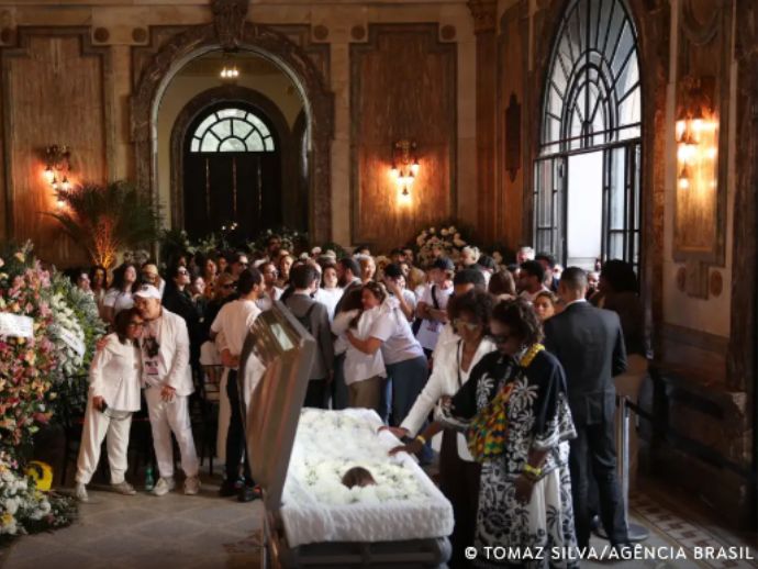 Preta Gil &eacute; velada no Theatro Municipal do Rio de Janeiro