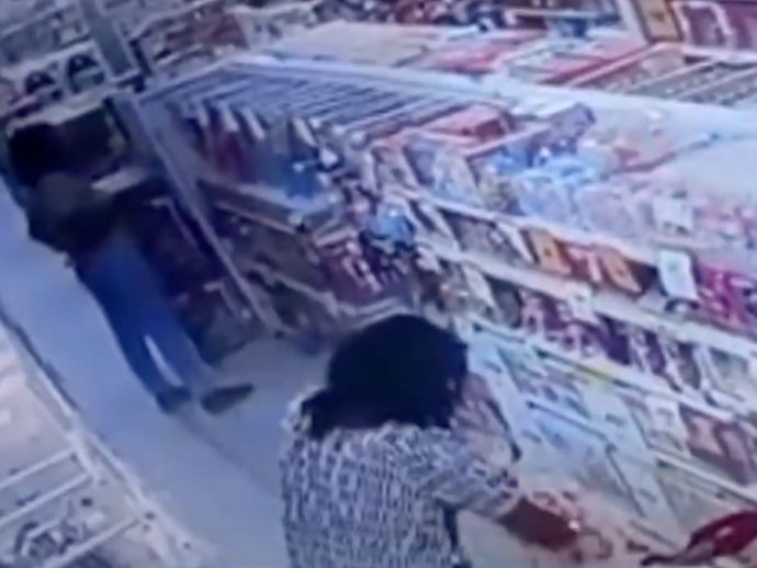Mulher &eacute; presa ap&oacute;s furtar brinquedos em shopping de Macei&oacute;