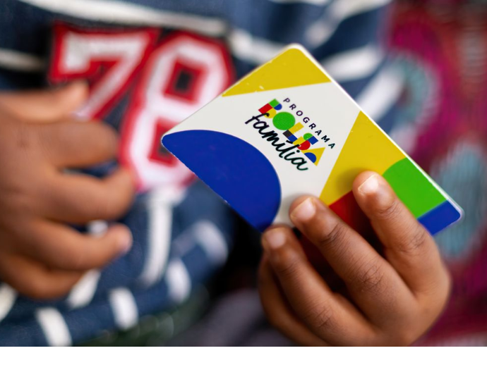 Caixa come&ccedil;a a pagar Bolsa Fam&iacute;lia de agosto
