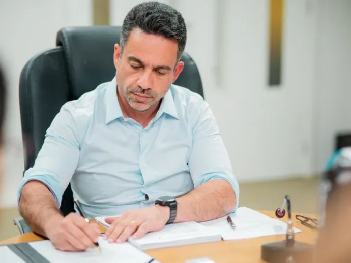 Pesquisa aponta aprova&ccedil;&atilde;o de 66% da gest&atilde;o do governador Paulo Dantas em Alagoas