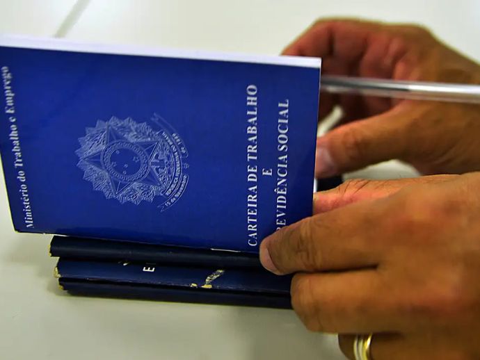 Brasil cria mais de 147 mil empregos com carteira assinada em agosto