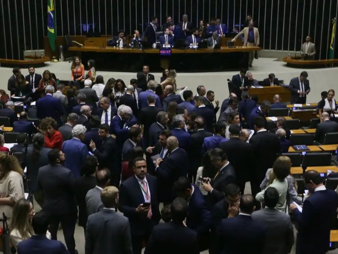 C&acirc;mara aprova isen&ccedil;&atilde;o do IR para quem ganha at&eacute; R$ 5 mil