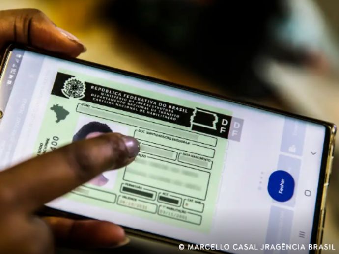 Governo lan&ccedil;a consulta sobre fim da exig&ecirc;ncia de autoescola para CNH