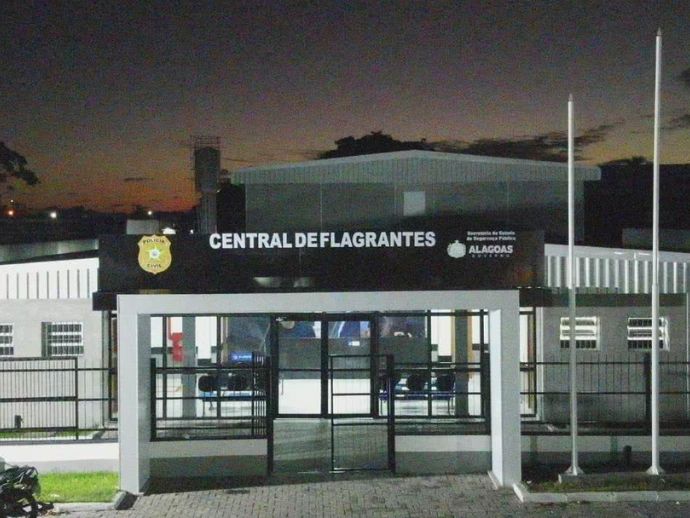 Pol&iacute;cia prende homem por amea&ccedil;a e maus-tratos a animais no Benedito Bentes