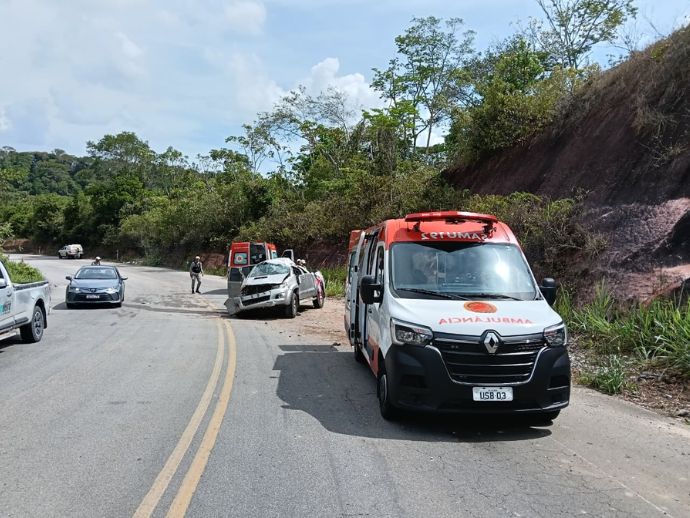 Capotamento no Benedito Bentes deixa dois turistas feridos em Macei&oacute;