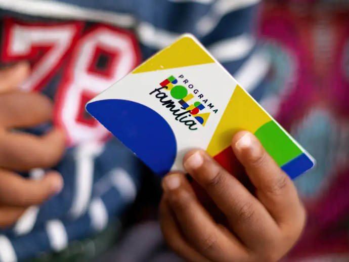 Caixa come&ccedil;a a pagar Bolsa Fam&iacute;lia de abril