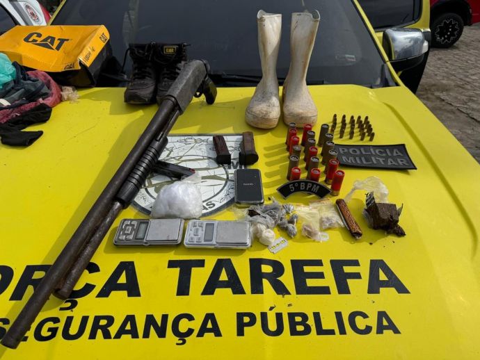 Pol&iacute;cia prende suspeito de coordenar ataques no Mocambo e apreende armas