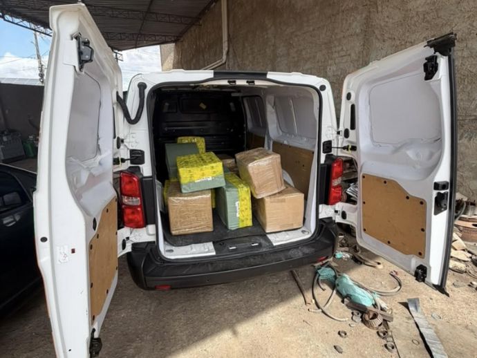 Fiscaliza&ccedil;&atilde;o da Sefaz resulta em apreens&atilde;o de 75 kg de drogas e mil vapes em Arapiraca