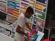 Homem &eacute; preso ap&oacute;s roubar farm&aacute;cia