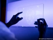 Intelig&ecirc;ncia artificial amea&ccedil;a aprendizado da escrita, alerta autor