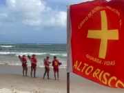 Em 30 minutos, Bombeiros evitam seis afogamentos na Praia do Franc&ecirc;s