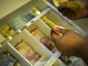 Caixa come&ccedil;a a pagar saldo do FGTS retido pelo saque-anivers&aacute;rio